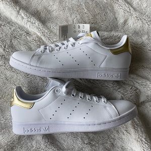NWT white/gold Stan smith sneakers, size 8.5